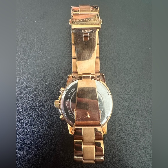 Rose gold Micheal Kors watch - Picture 3 of 4